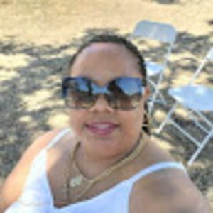 Meet your Posher, Monique